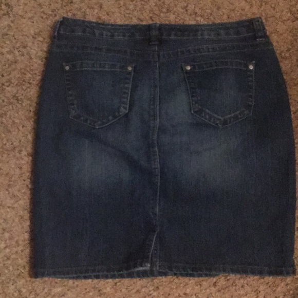 Denim skirt - Picture 3 of 3